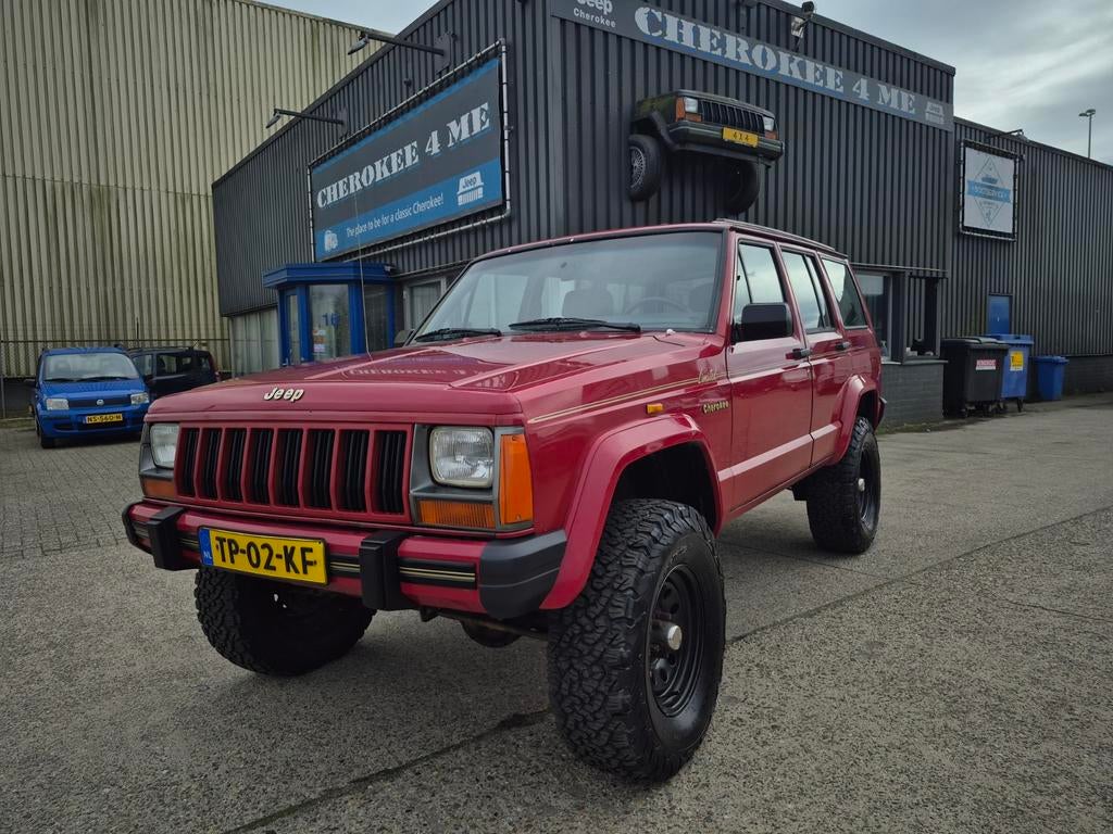 KNALRODE BOSKONING DEZE STOERE JEEP CHEROKEE 1988, Automaat, 400 cc, 2500 kg, Leder