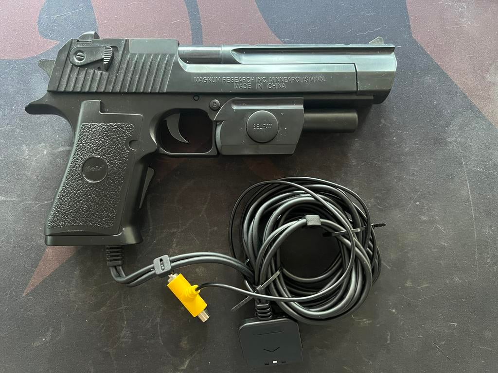 PS2 Desert Eagle lichtpistool controller (Ongetest), Ophalen of Verzenden, Zo goed als nieuw, Met 1 controller, Phat