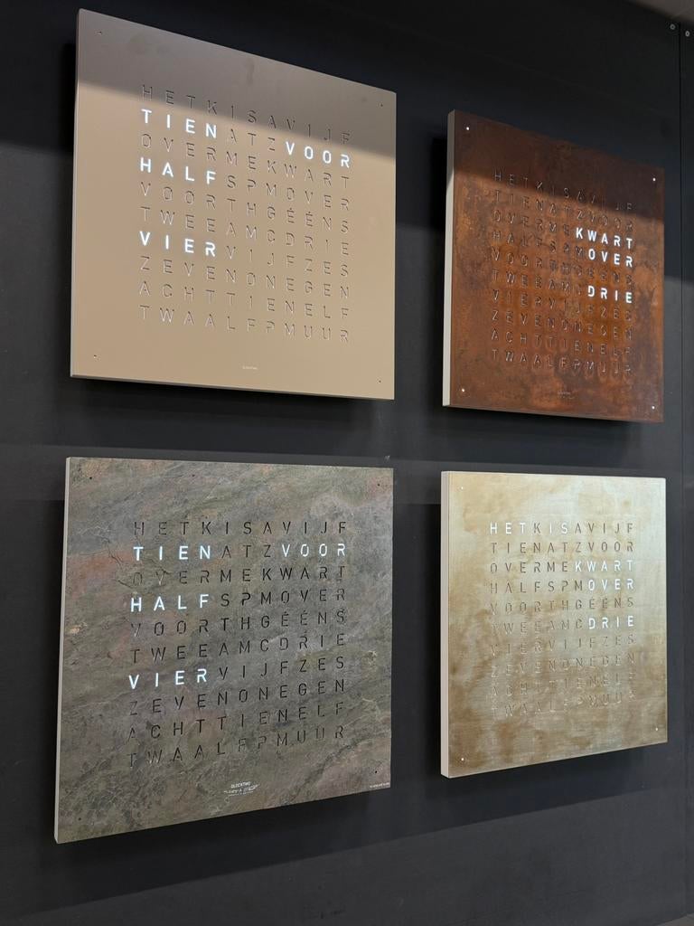 Paasactie Qlocktwo Woordklok Design Klok Touch Classic, Wekker of Tafelklok, Digitaal, Nieuw, Ophalen of Verzenden