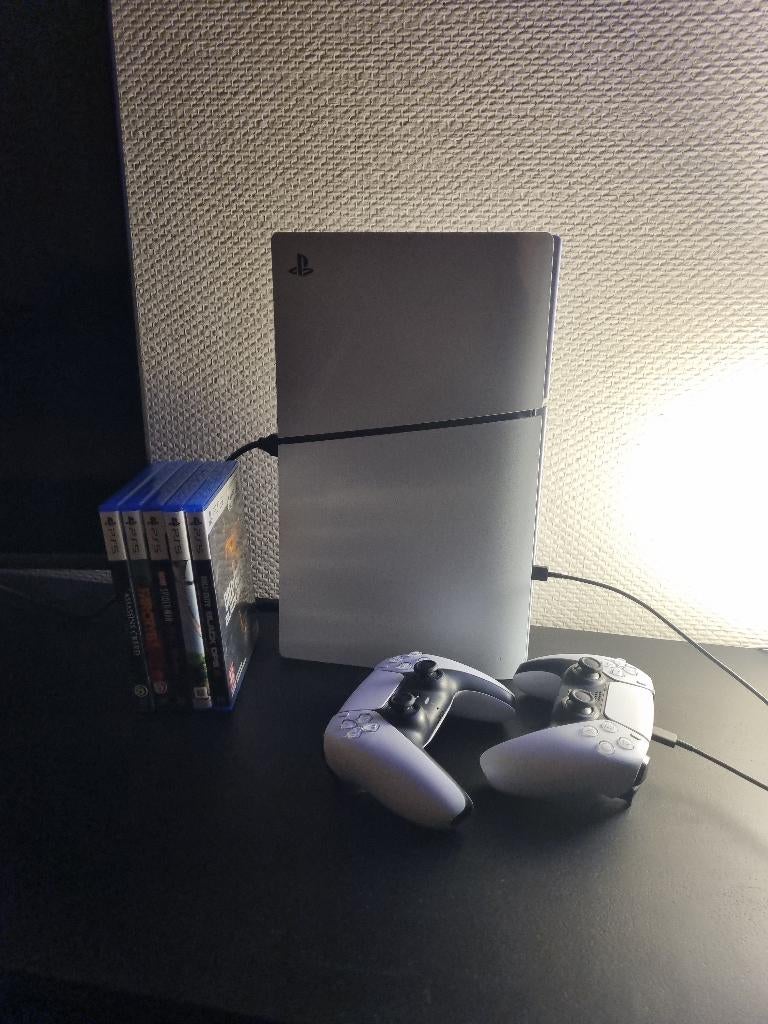 PS5 incl. 2 controllers & 5 games, Spelcomputers en Games, Spelcomputers | Sony PlayStation 5, Zo goed als nieuw, Playstation 5