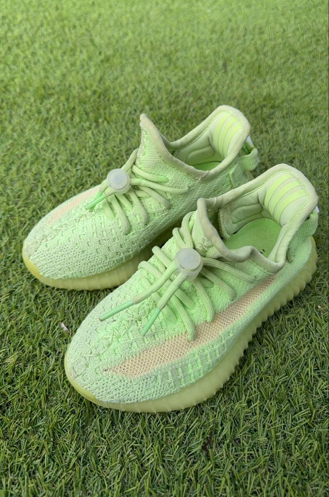 Adidas Yeezy Boost 350 V2 'Yeezreel' -kinder maat 27-eerste, Ophalen of Verzenden, Zo goed als nieuw