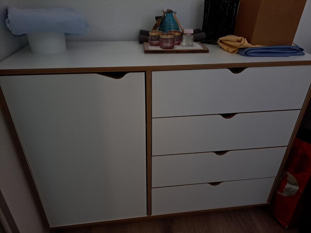 Mooie JYSK kast - zo goed als nieuw, geen beschadigingen, Huis en Inrichting, Kasten | Ladekasten, 100 tot 150 cm, Ophalen of Verzenden