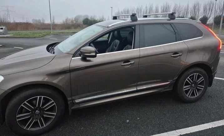Volvo XC60 2.4 D4 AWD Summum , 5cyl/keyless/Polar+ /trekhaak, Auto's, Automaat, Leder, Vierwielaandrijving, Particulier