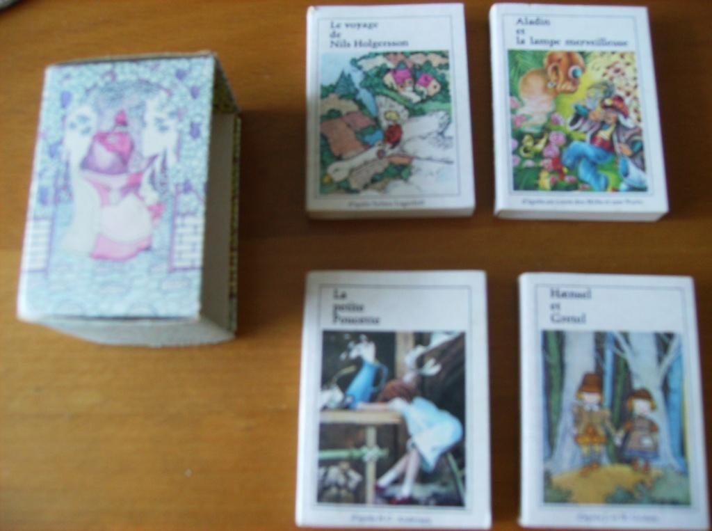 LE VOYAGE D'EDITIONS JAQUES RIQUIER,4 KLEINE BOEKJES, Ophalen of Verzenden, Zo goed als nieuw