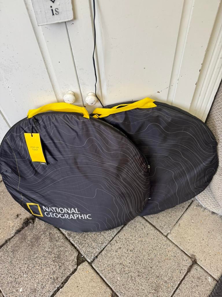 National Geographic pop up tenten 2 stuks, Caravans en Kamperen, Ophalen of Verzenden, Nieuw, Tot en met 2