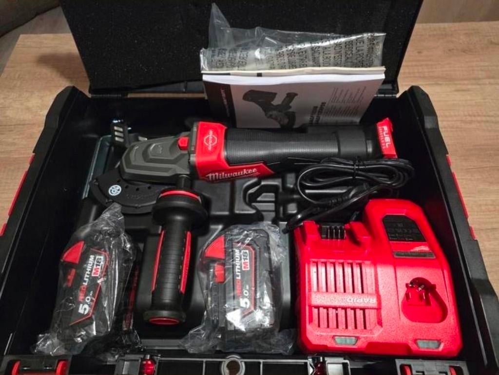 Milwaukee M18 Haakse slijper met 2 accu's, Doe-het-zelf en Verbouw, Gereedschap | Slijpmachines, Verzenden, Haakse handslijpmachine