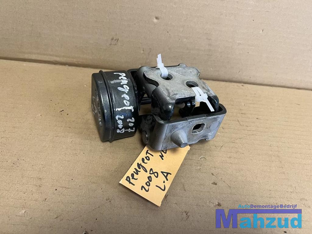 PEUGEOT 207 Hatchback links achter deur scharnier 2006-2011, Auto-onderdelen, Taurusavenue 1
2132 LS  Hoofddorp, NL, Gebruikt