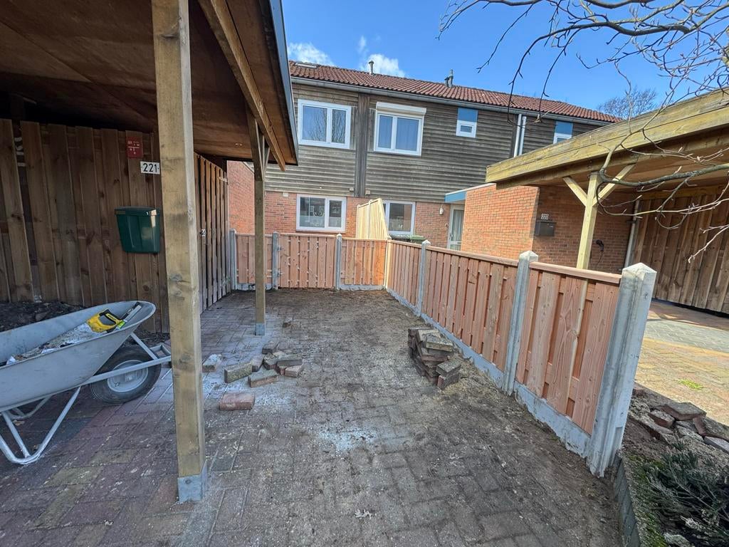 Grenen hout/beton schutting €95 p/m inclusief montage, Tuin en Terras, 6 meter of meer, Ophalen of Verzenden, Hout, 1 tot 2 meter