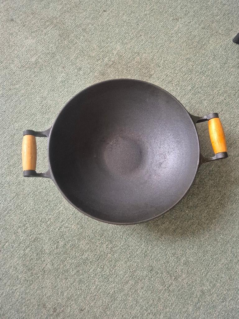 wok gietijzer, Huis en Inrichting, Keuken | Potten en Pannen, Ophalen, Gebruikt, Gietijzer, Wok