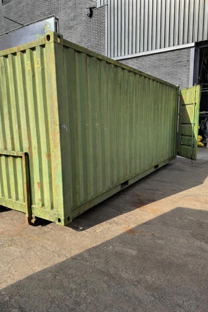 20 ft zeecontainer met slede kabel en haak, Ophalen