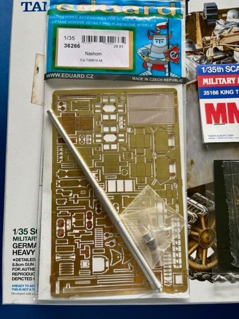 Tamiya	35335	German Nashorn 	1/35 incl EDU PE & alu loop, Tank, Verzenden, 1:32 tot 1:50, Nieuw