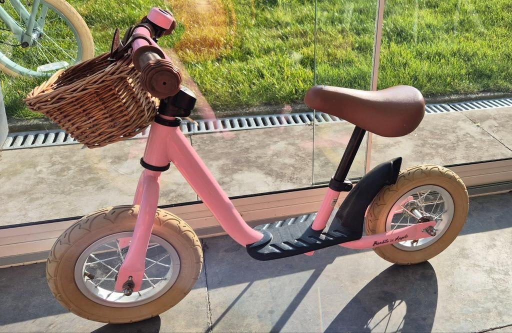 Loopfiets van Bandits and Angels, Ophalen