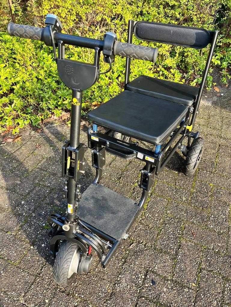 Opvouwbaar lichtgewicht scootmobiel eFoldi lite, Ophalen, Zo goed als nieuw, 16 t/m 25 km, 11 t/m 15 km/u