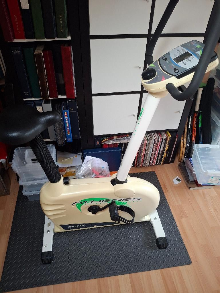 Hometrainer BH FITNESS, Ophalen, Overige materialen, Gebruikt, Benen