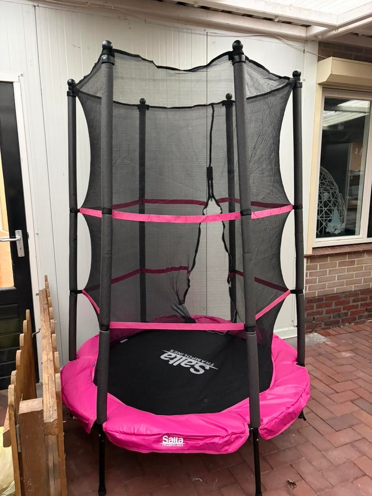 Trampoline, Ophalen, Zo goed als nieuw