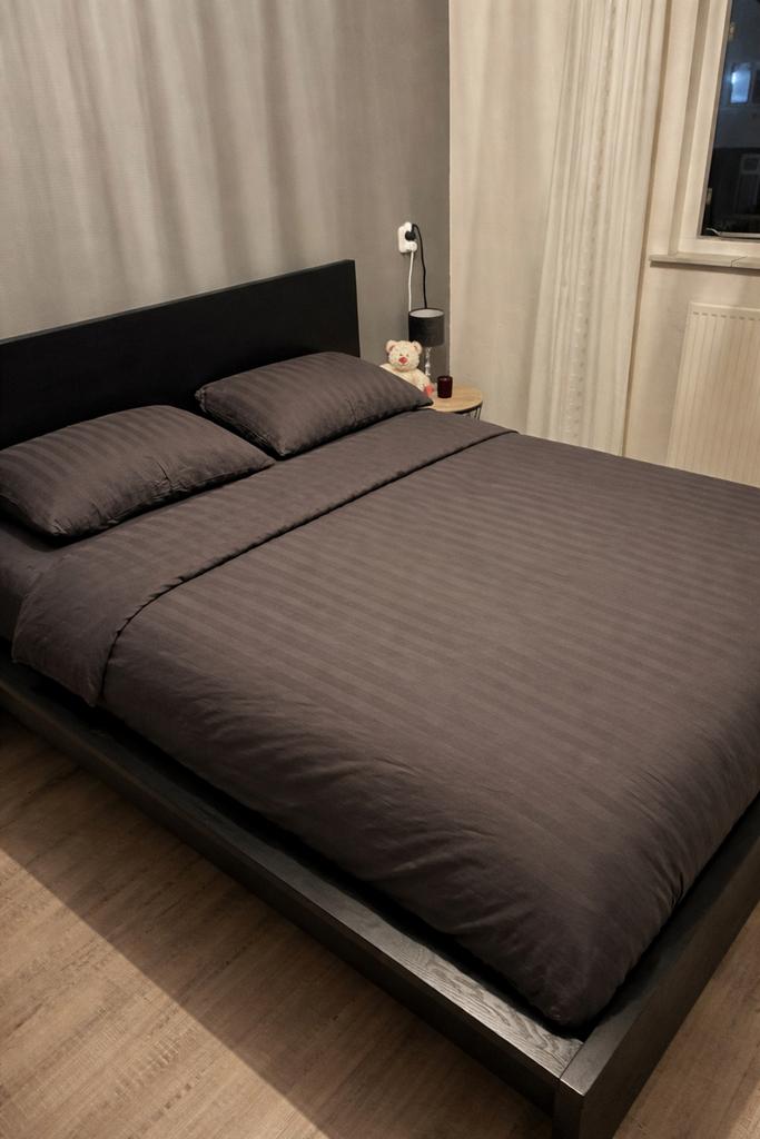 Ikea bed gratis afhalen, Zwart, Tweepersoons, Ophalen of Verzenden, Zo goed als nieuw