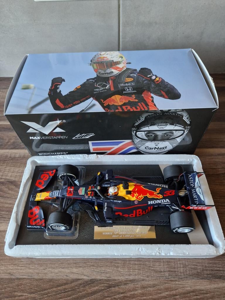 Max verstappen RB16 winnaar 70 anniversary 2020 schaal 1/18, Verzamelen, Verzenden, Zo goed als nieuw, Formule 1