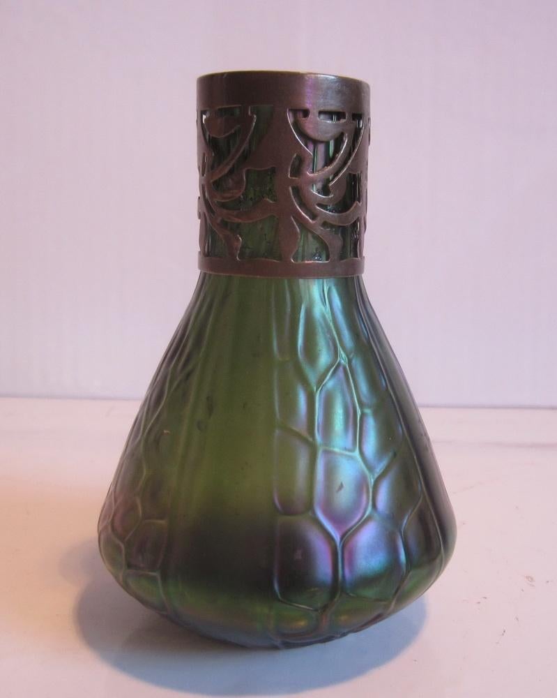 Antiek art nouveau vaasje Kralik, irridescent, ca 1900, Verzenden