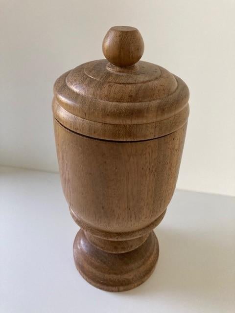 houten dekselpot/tabakspot op voet palmhout, Ophalen of Verzenden