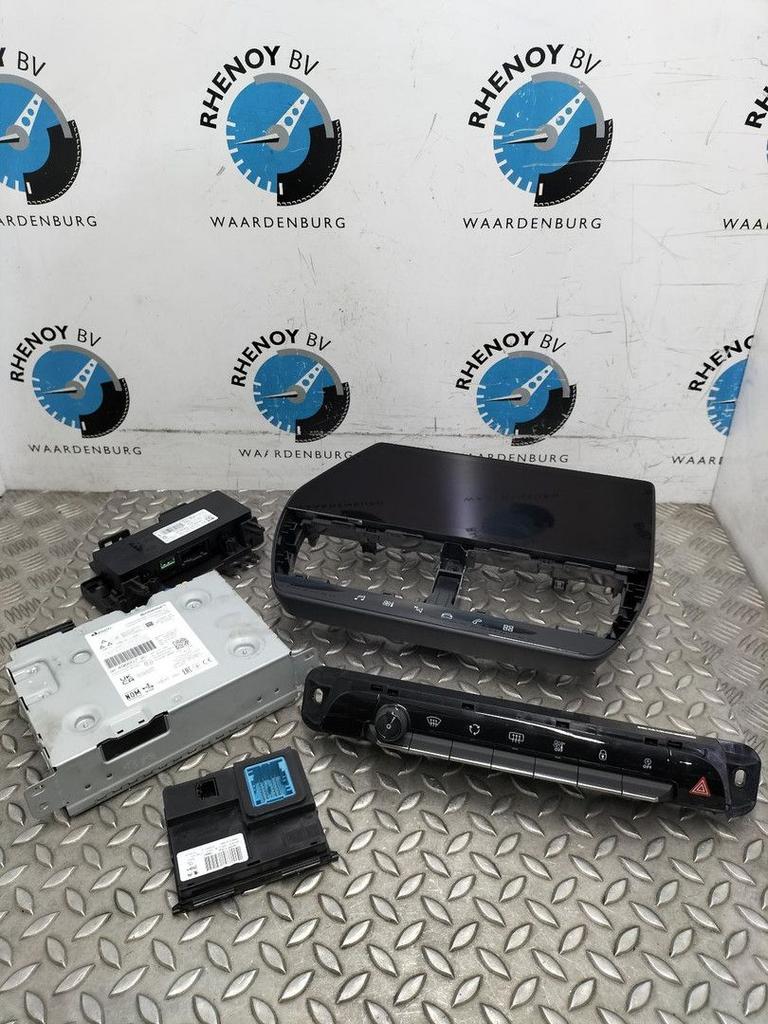 CITROEN C5 AIRCROSS C84  NAVIGATIE 2023, Ophalen of Verzenden, Gebruikt, Stiba lid