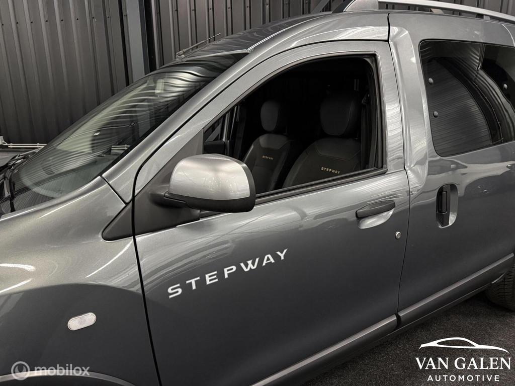 Dacia Dokker combi 1.2 TCe Airco|Cruise|Navi|Trekhaak|APK✅, Auto's, Voorwielaandrijving, Navigatiesysteem, Gebruikt, Euro 6