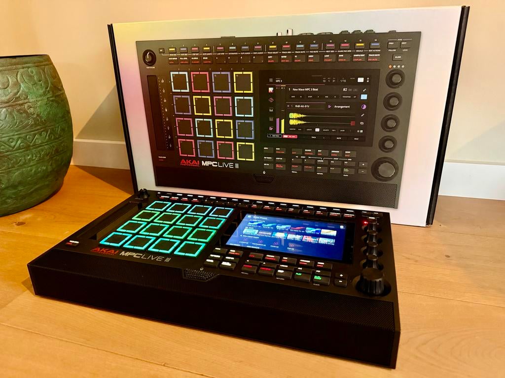 Akai MPC Live III (nieuwstaat mrt 2026), Overige merken, Zo goed als nieuw, Met midi-aansluiting, Overige aantallen