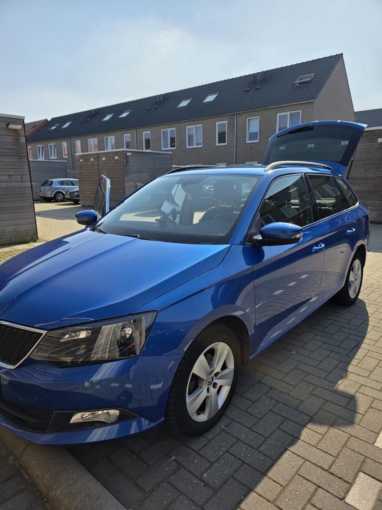Skoda Fabia 1.4TDI 66KW Combi 2016 Blauw NAP, Auto's, Voorwielaandrijving, Euro 6, Blauw, Origineel Nederlands