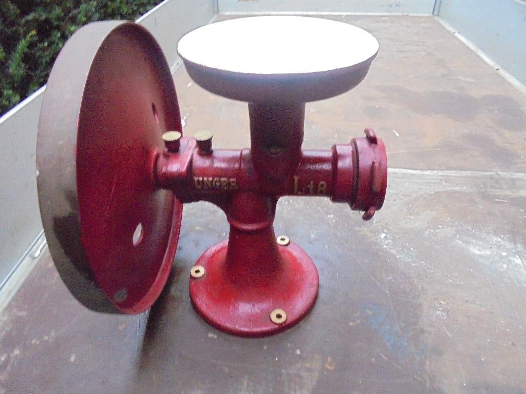 Gehaktmolen, gehakt molen, vlees molen, worst molen. Unger, Ophalen, Metaal, Rood, Overige merken