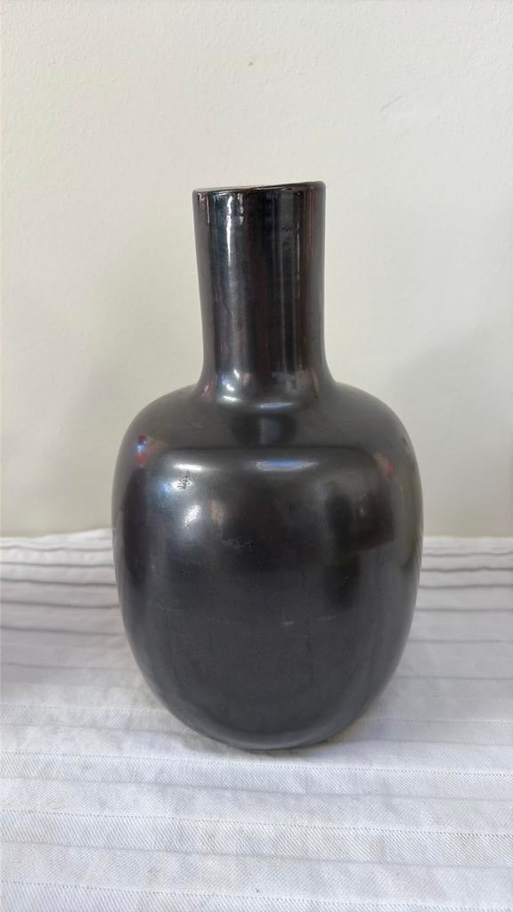 Mobach Utrecht zwarte vaas 504, Antiek en Kunst, Ophalen of Verzenden