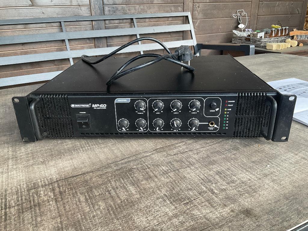 Systeem versterker 60w, Zo goed als nieuw, 60 tot 120 watt, Stereo, Ophalen