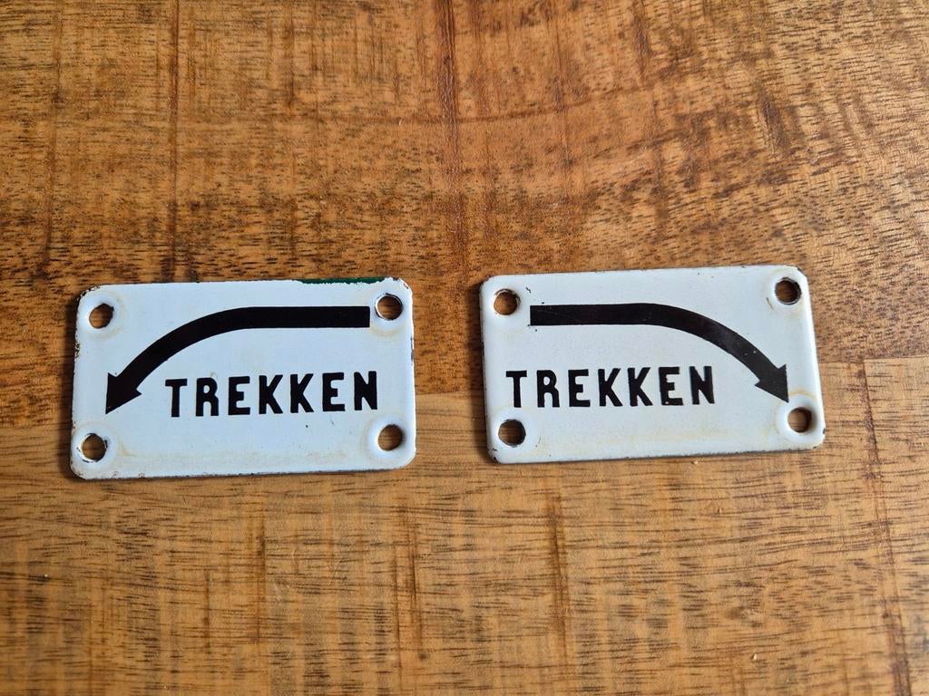 Nederlandse Spoorwegen 2 emaille bordjes uit NS trein, Verzamelen, Spoorwegen en Tramwegen, Ophalen of Verzenden, Gebruikt, Trein