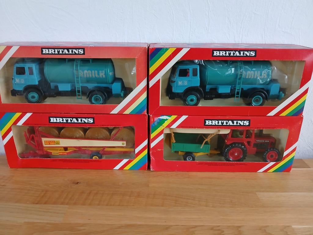 Britains volvo bm, Ophalen of Verzenden, Tractor of Landbouw, Britains