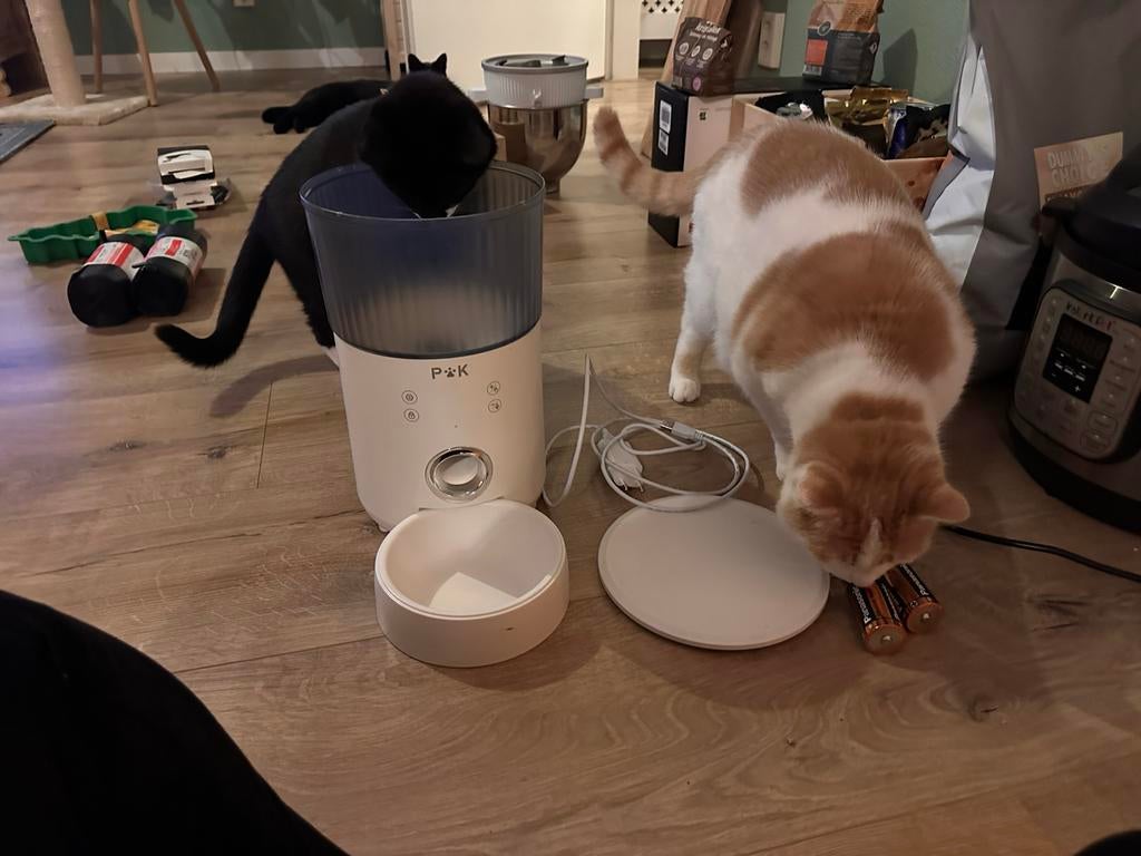 POK automatische katten voerbak, Ophalen of Verzenden, Automatisch, Zo goed als nieuw
