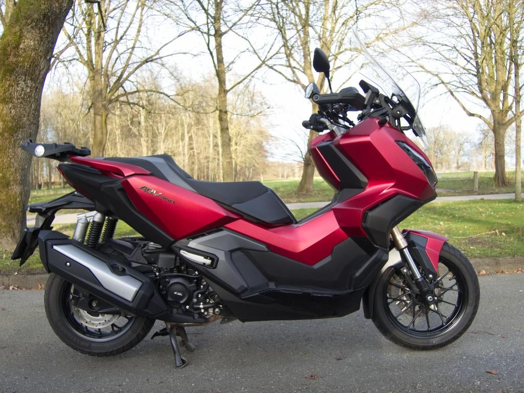 Honda ADV350 in nieuwstaat, 2023