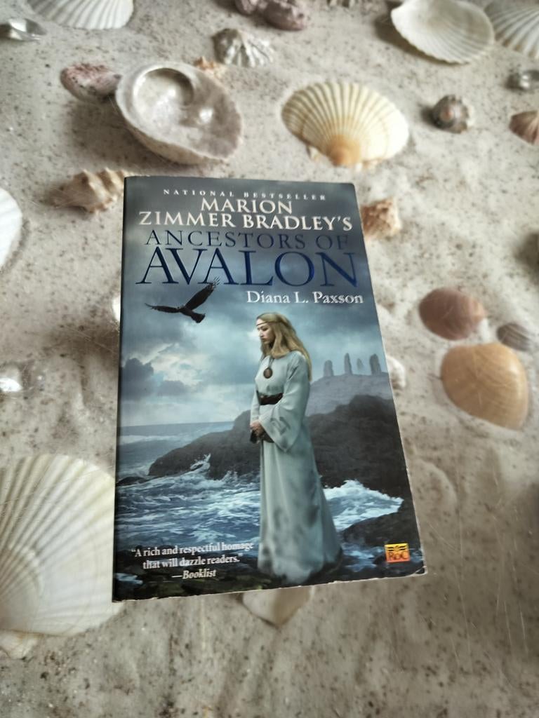 Diana L. Paxton - Ancestors of Avalon - Marion Zimmer Bradle, Ophalen of Verzenden, Gelezen