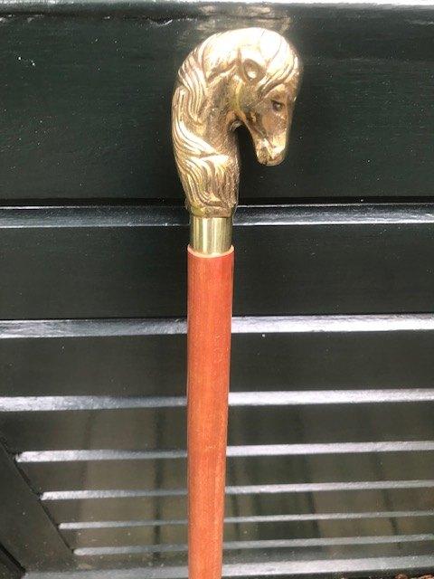 mooie houten wandelstok met koperen paardenhoofd, Ophalen of Verzenden, Zo goed als nieuw