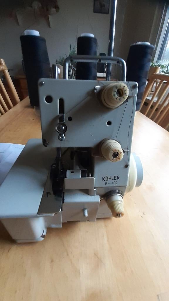 Te koop 3 draads lockmachine, Hobby en Vrije tijd, Naaimachines en Toebehoren, Ophalen, Lockmachine, Overige merken