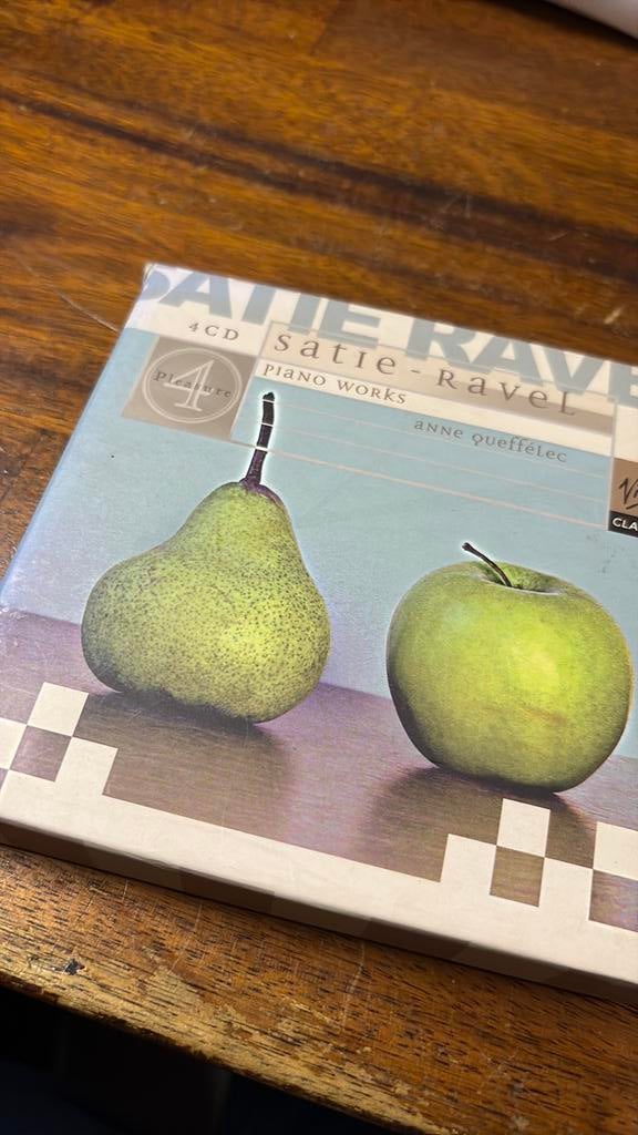Satie Ravel 4 cd box Anne Queffelec Catherine Collard, Ophalen of Verzenden, Zo goed als nieuw