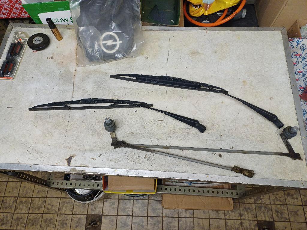 ..KADETT D.. RUITENWISSER SET.., Ophalen of Verzenden