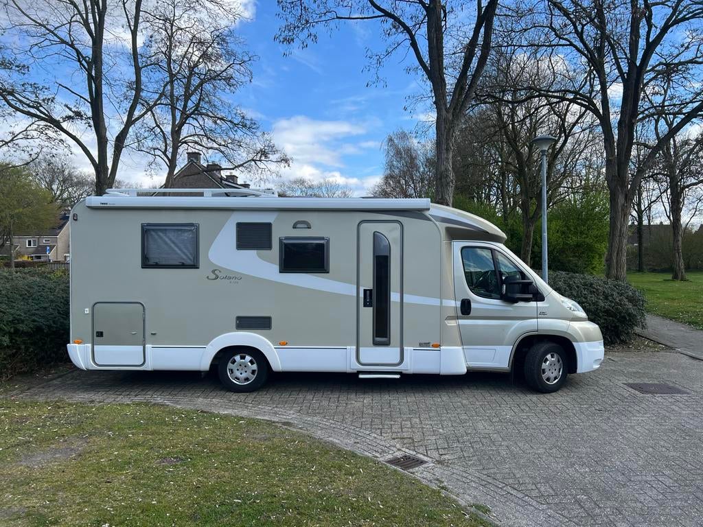 Bürstner Solano T725 2009 diesel met queensbed, Caravans en Kamperen, Diesel, Bürstner, Half-integraal, Schotel
