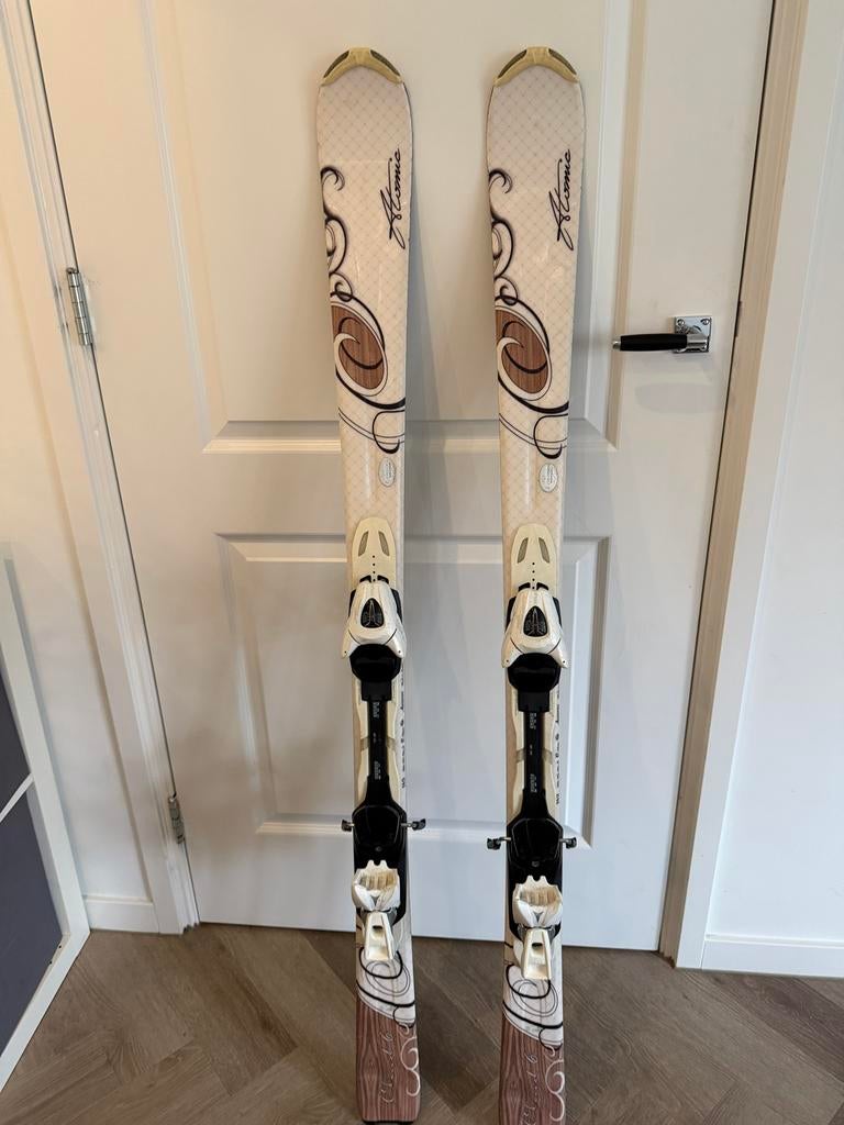 Atomic dames ski's 142cm cloud 9, Ophalen, 140 tot 160 cm, Gebruikt, Carve