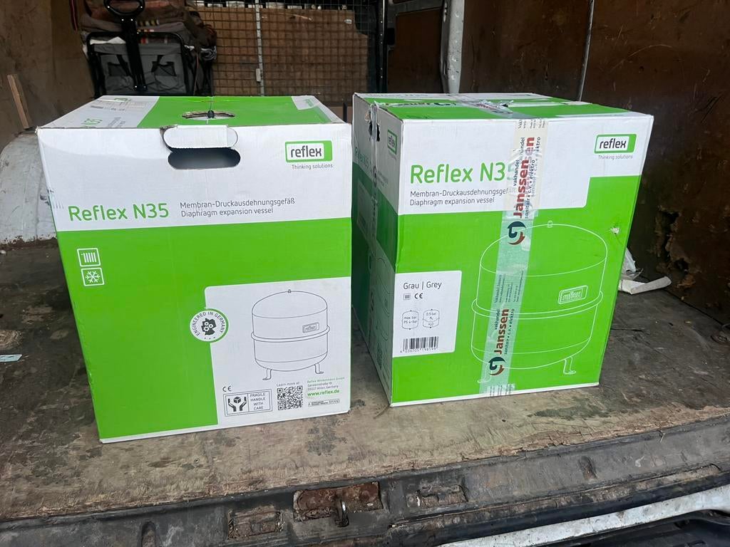 2x Reflex N35 expansievat, gloednieuw., 30 tot 80 cm, Overige typen, Nieuw, Minder dan 60 cm