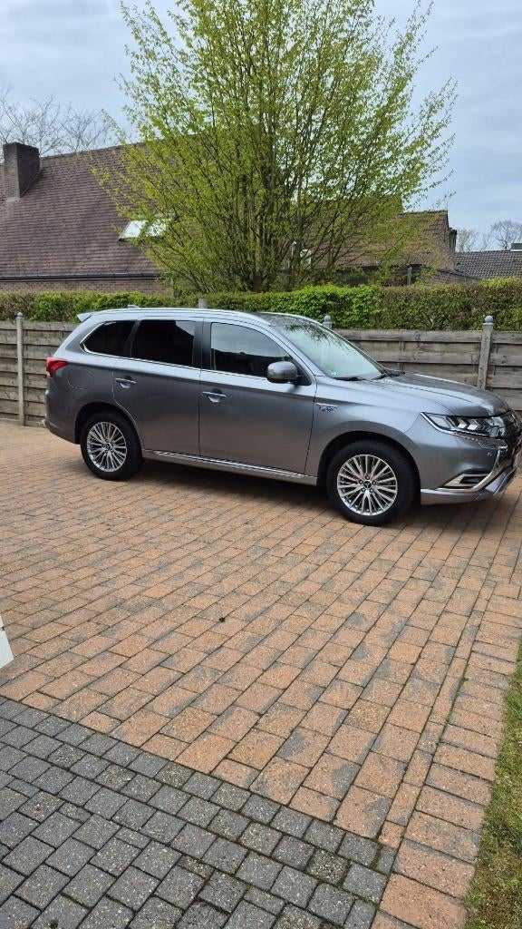 Mitsibushi Outlander PHEV, Automaat, Outlander, Euro 6, 4 cilinders