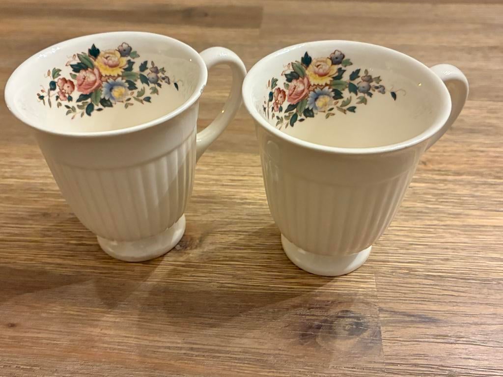 2 Wedgwood Conway koffiekopjes met lichte beschadiging, Ophalen of Verzenden