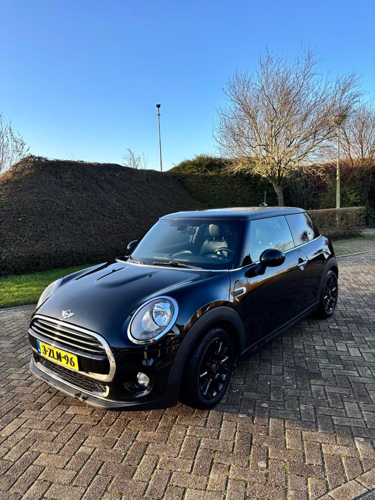 Mini 1.5 Cooper AUT 2015 Zwart, Auto's, 136 pk, Zwart, 4 stoelen, Lederen bekleding