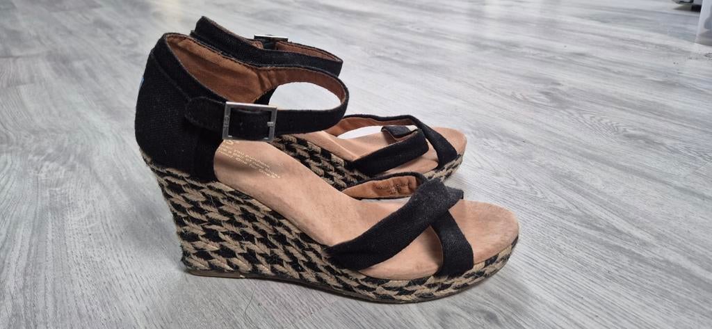 Hele mooie sandalen van toms, Kleding | Dames, Schoenen, Zwart, Zo goed als nieuw, Toms, Sandalen of Muiltjes