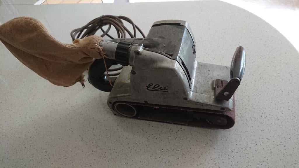Elu bandschuurmachine, Ophalen of Verzenden, Gebruikt, 600 tot 1200 watt, Bandschuurmachine