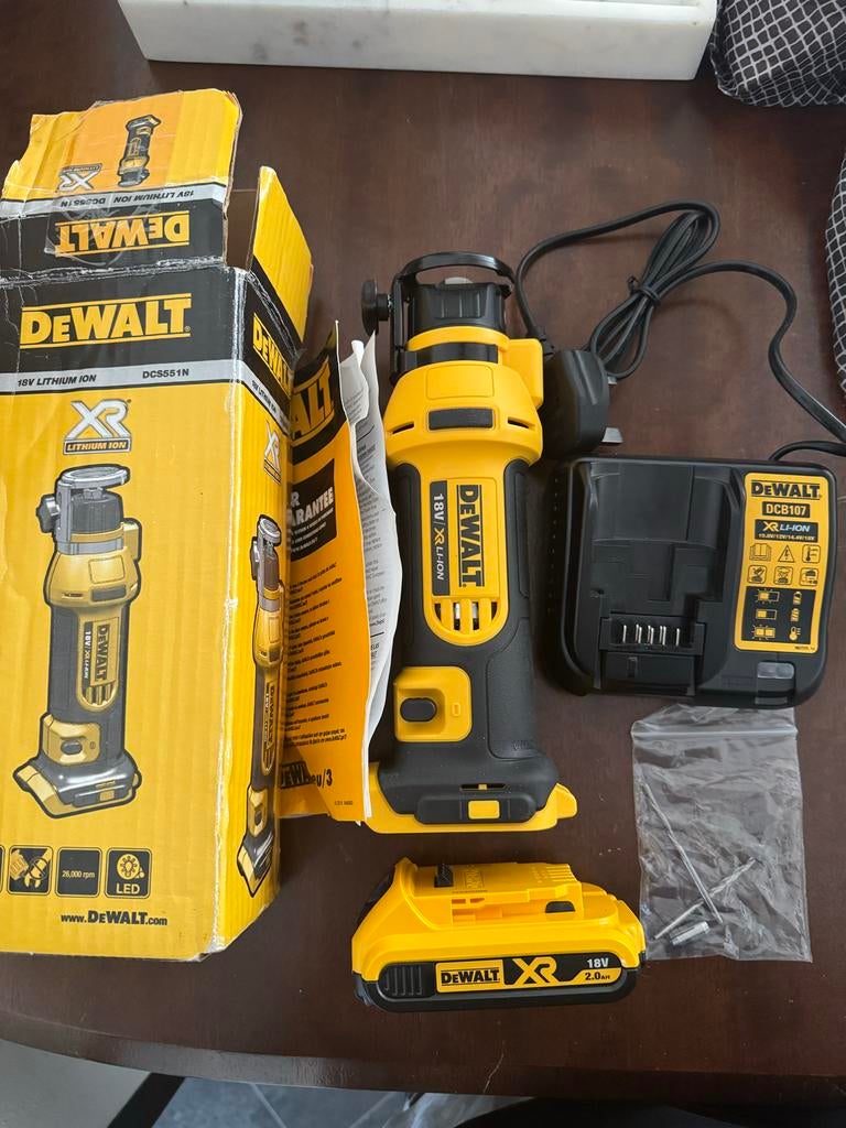 Dewalt Gipsfrees DCS551N met Accu en Oplader, Ophalen, Nieuw, Accu, Overige soorten