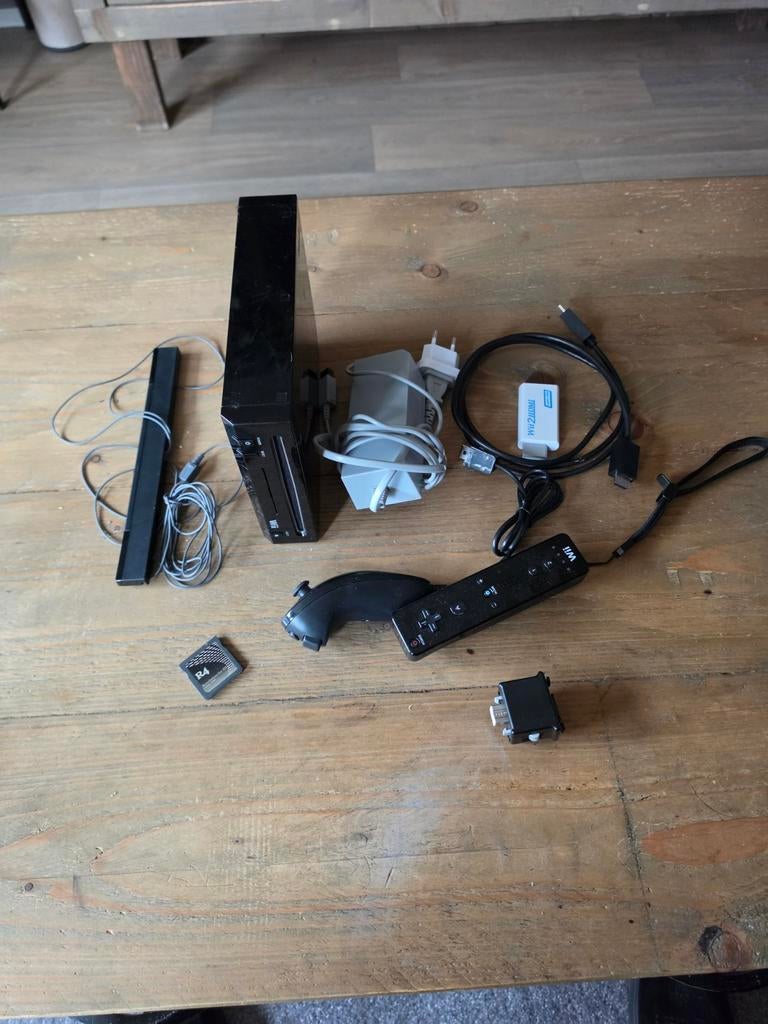 Omgebouwde Nintendo Wii met controller en accessoires, Ophalen of Verzenden, Gebruikt, Met 1 controller