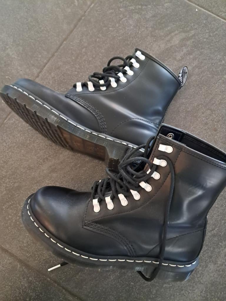 Dr martens 38 nieuw, Ophalen of Verzenden, Zo goed als nieuw, Zwart